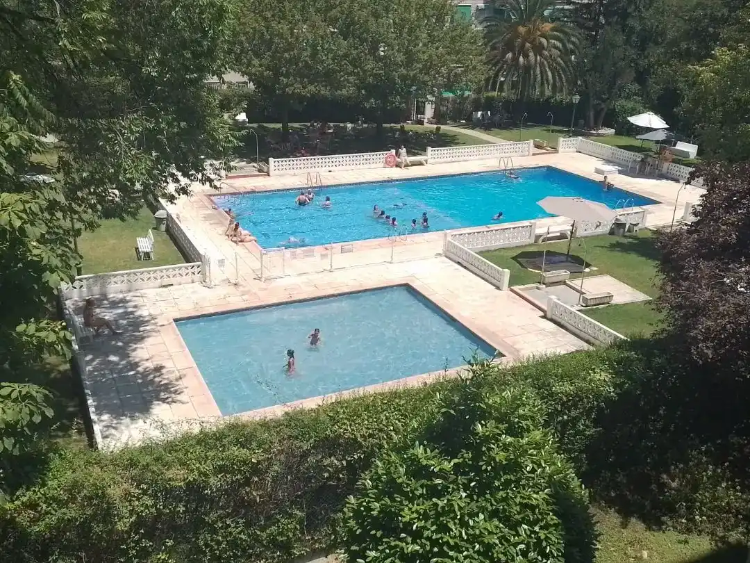 Piscina de Piso en venta en Madrid con Aire acondicionado, Jardín privado y Piscina