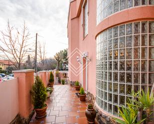 Vista exterior de Casa o xalet en venda en  Madrid Capital amb Aire condicionat, Terrassa i Piscina