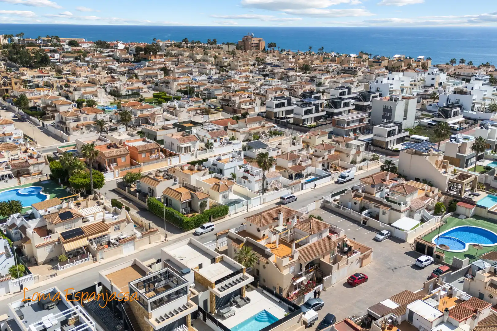 Vista exterior de Casa o chalet en venta en Torrevieja con Aire acondicionado, Jardín privado y Piscina