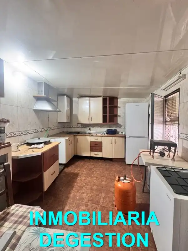 Cuina de Casa o xalet en venda en Linares amb Aire condicionat, Jardí privat i Terrassa