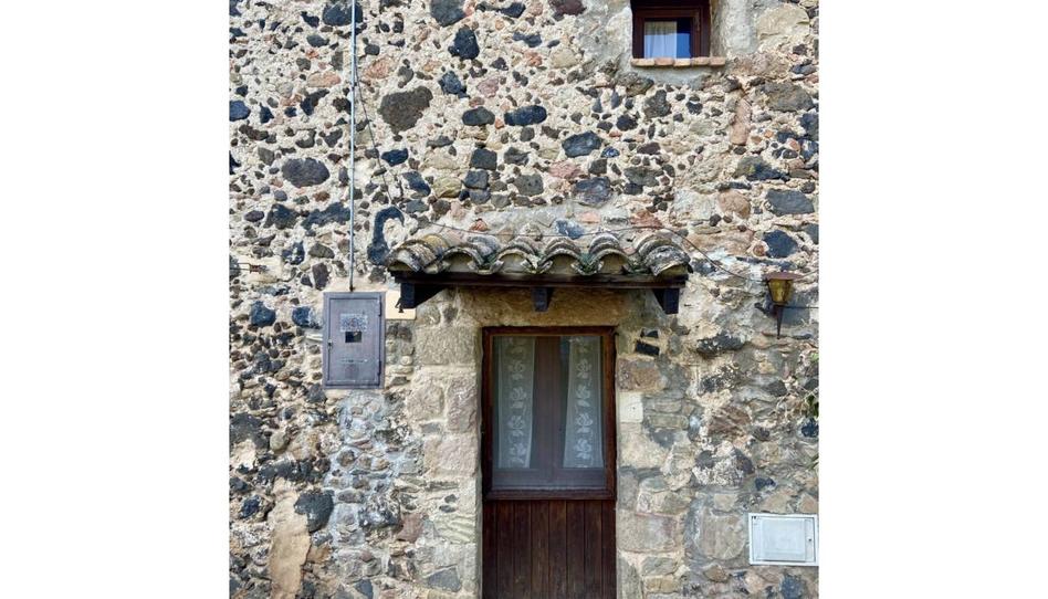 Foto 1 de Casa adosada en venda a Santa Pau, Girona