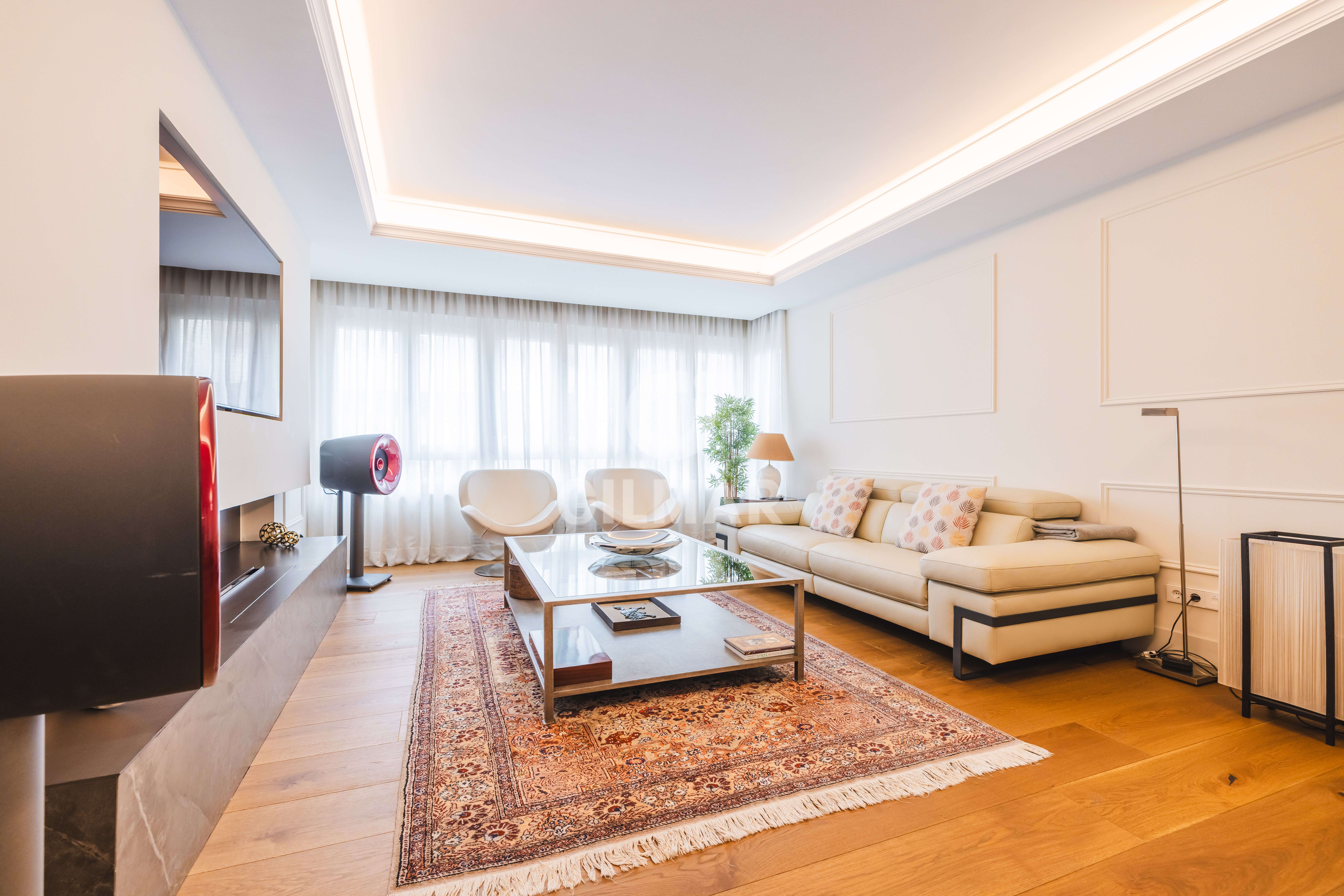 Sala d'estar de Pis en venda en  Madrid Capital amb Calefacció