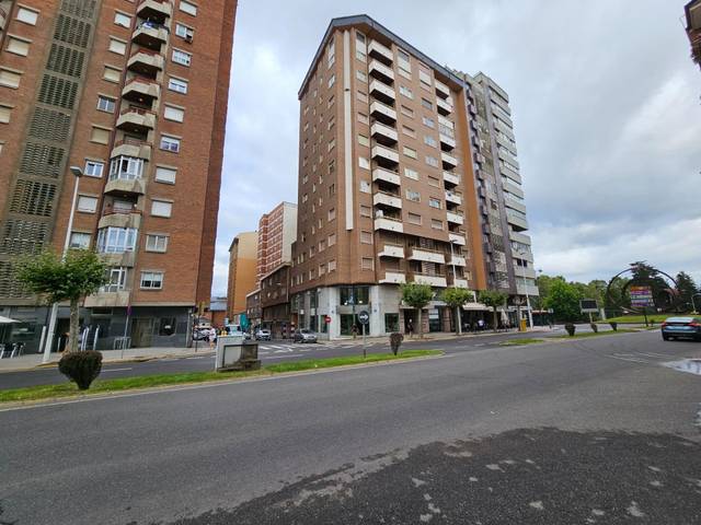 Local comercial en Alquiler en Zona Alta