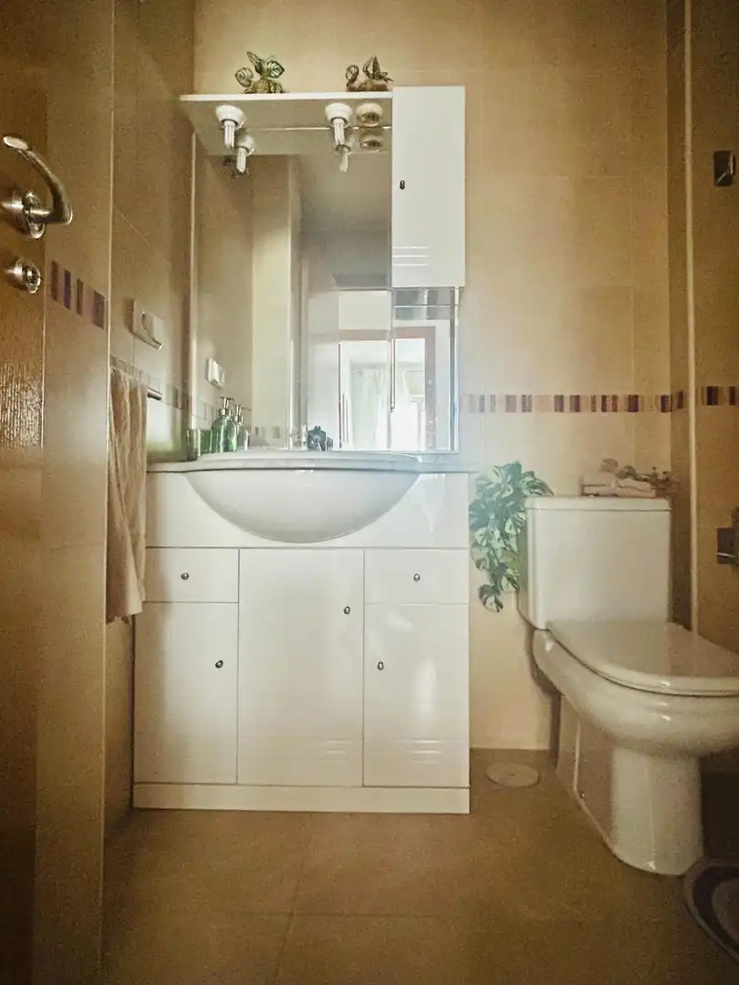 Badezimmer von Wohnungen zum Verkauf in Pilar de la Horadada mit Möbliert und Alarm