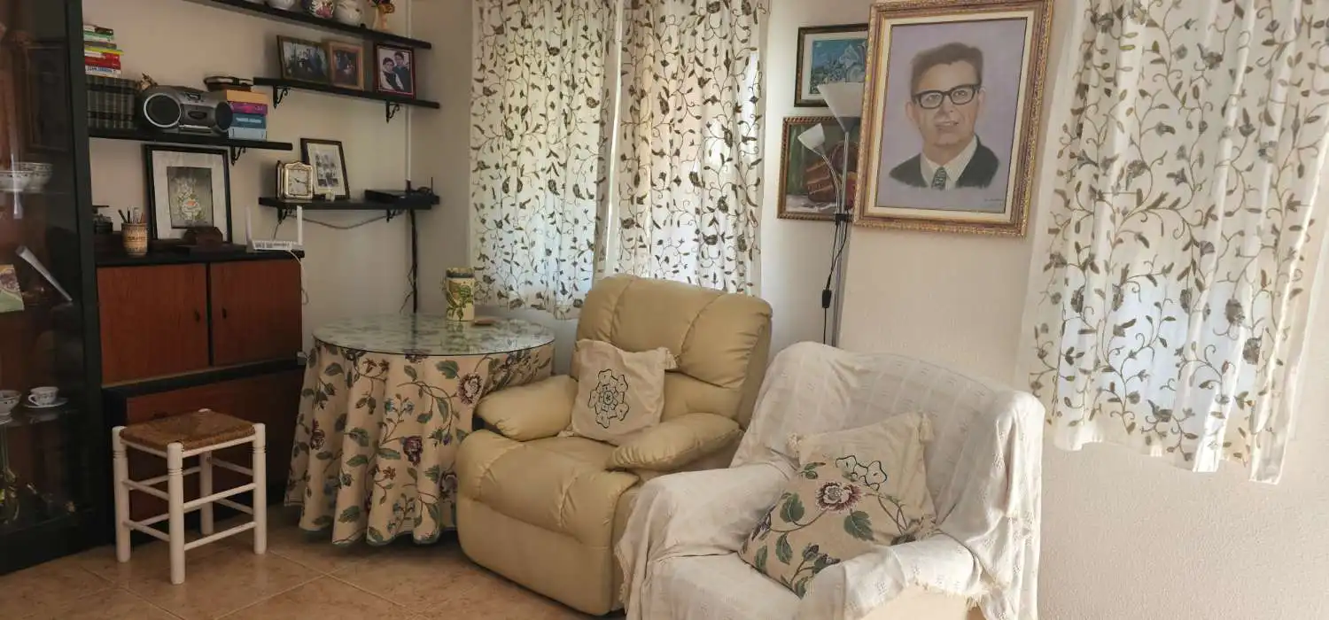 Wohnzimmer von Einfamilien-Reihenhaus zum Verkauf in Torrevieja mit Terrasse, Möbliert und Alarm