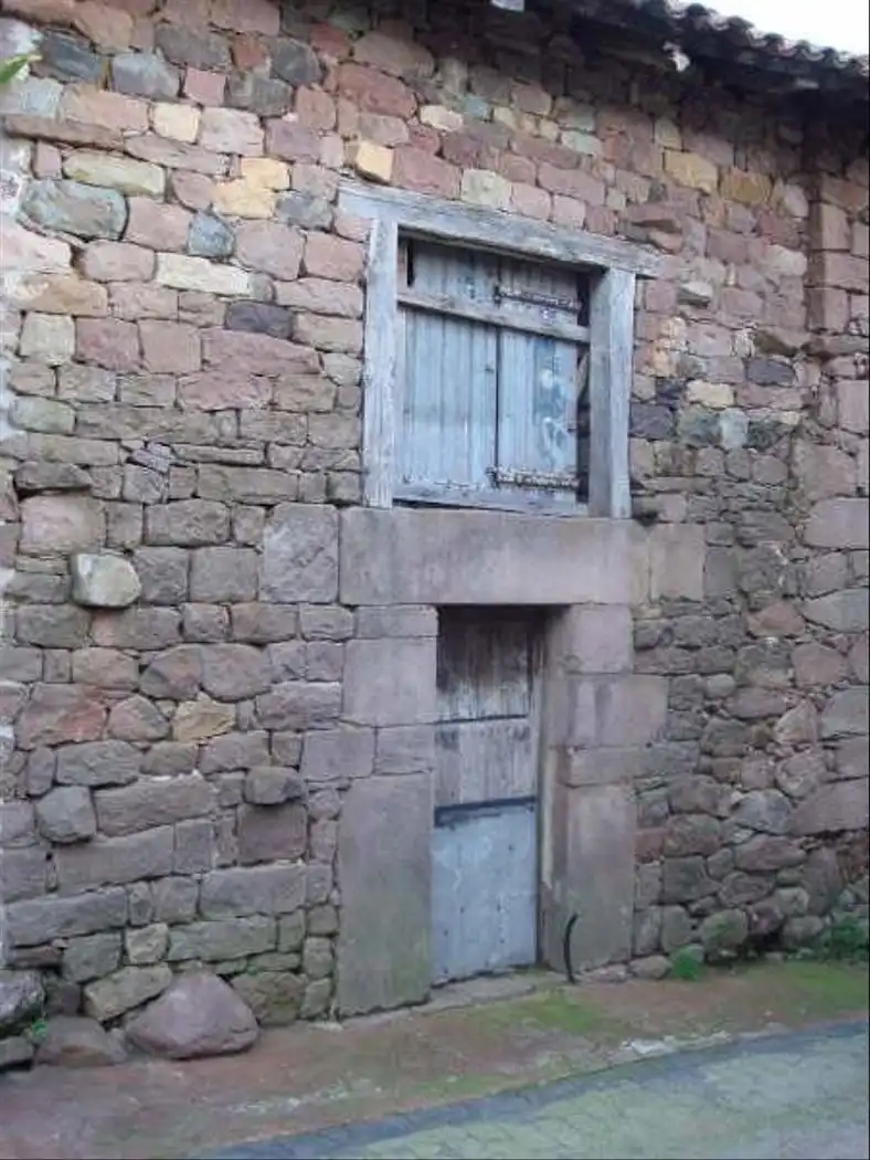 Vista exterior de Edificio en venta en Cabuérniga