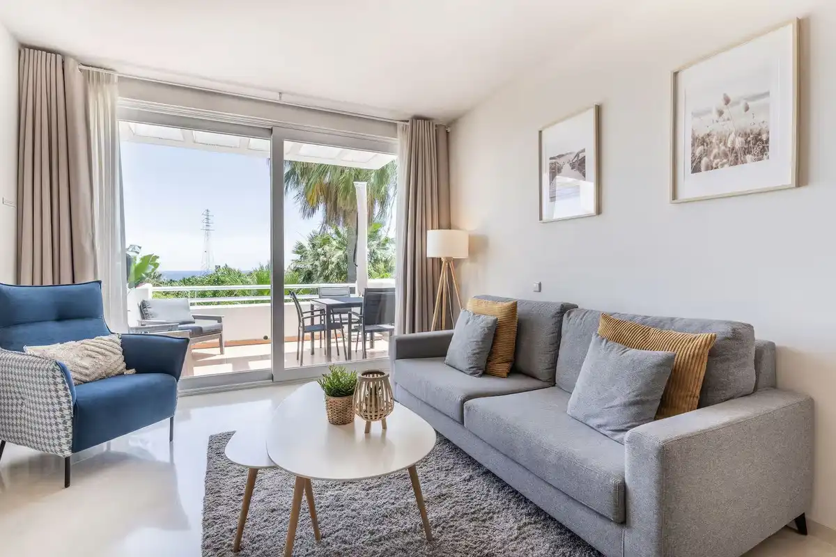 Sala d'estar de Apartament en venda en Casares amb Aire condicionat, Terrassa i Traster
