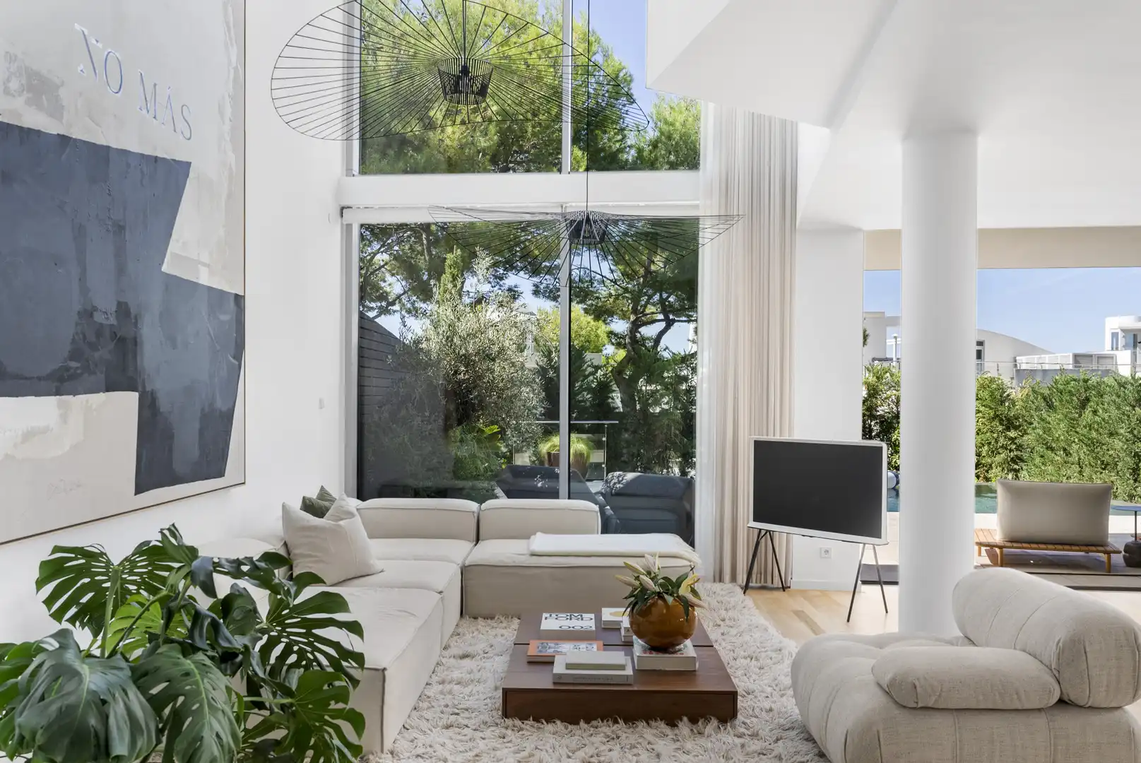 Living room of Detached homes for sale in Marbella  with Air Conditioner, Terrace and Swimming Pool