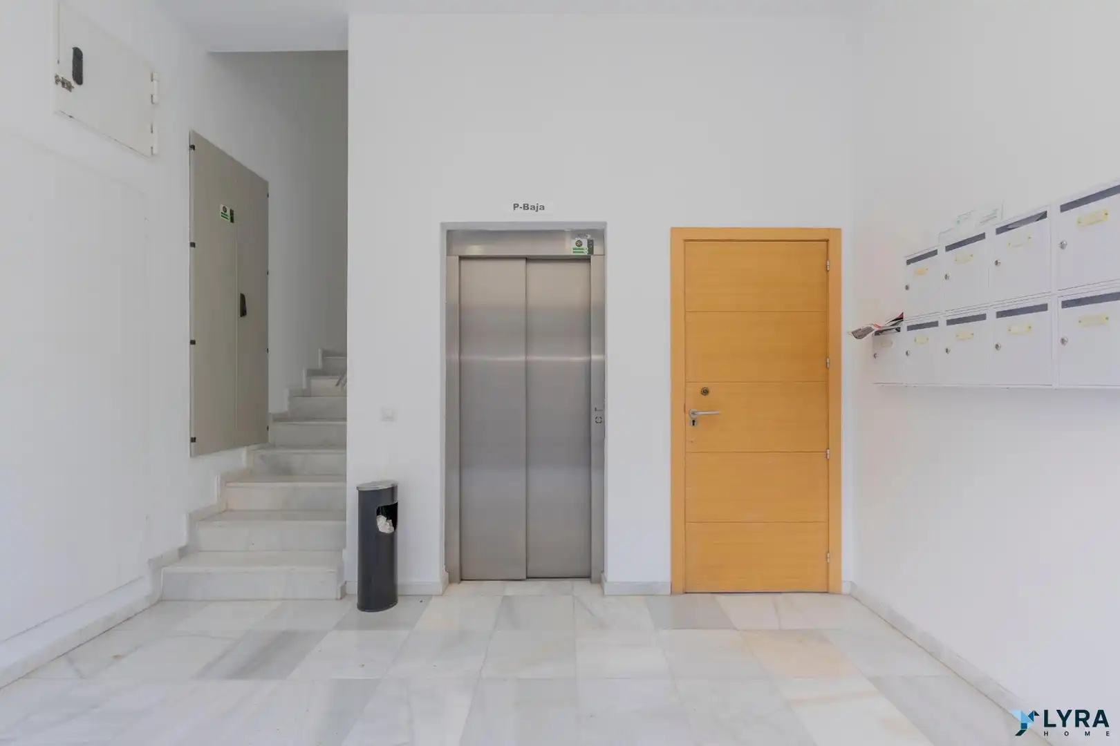 Flat for sale in Sevilla  with Air Conditioner, Heating and Furnished