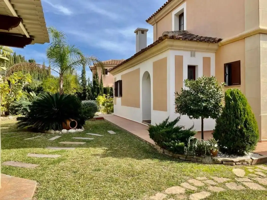 Detached house with pool for sale in Golf Bahía, imagen 8
