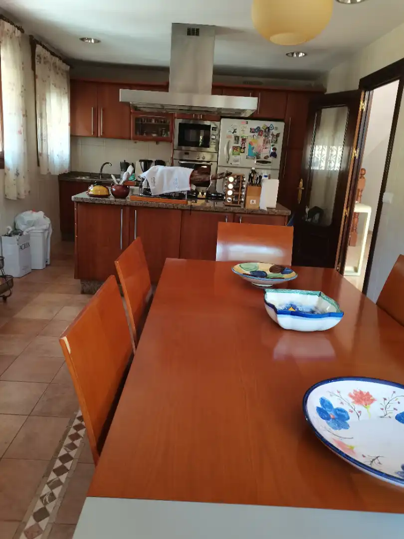 Menjador de Casa o xalet en venda en Málaga amb Calefacció, Jardí privat i Parquet