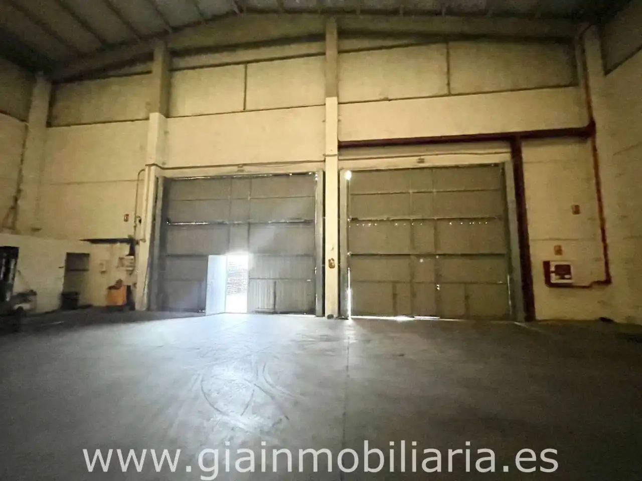 Nau industrial en venda a Calle Casilla 15