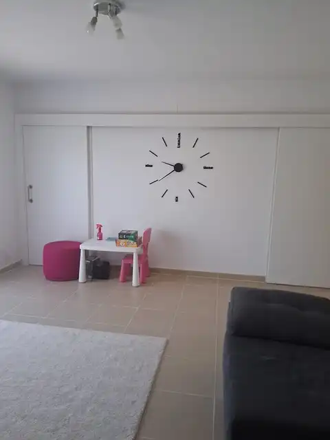 Wohnzimmer von Einfamilien-Reihenhaus zum Verkauf in Uceda mit Heizung, Privatgarten und Abstellraum