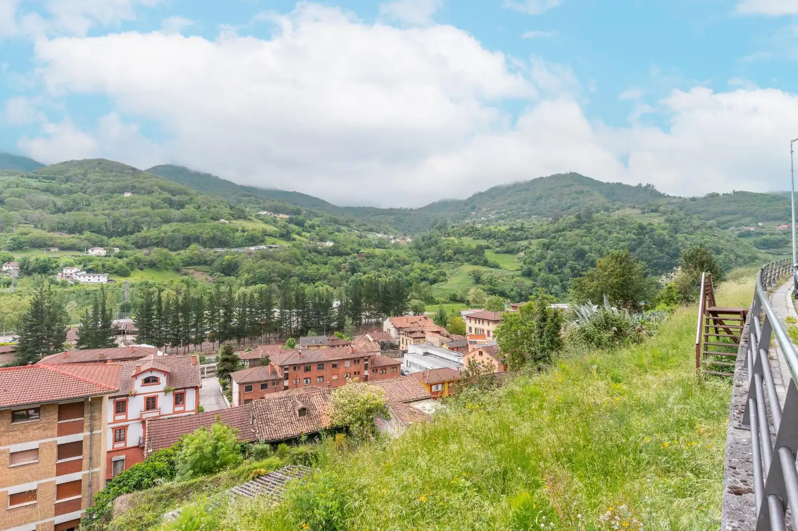Vista exterior de Piso en venta en Aller