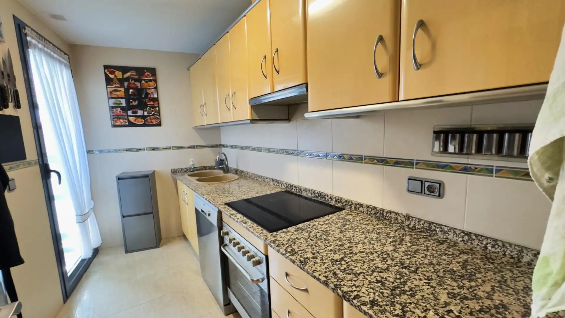 Kitchen of Flat for sale in Benidorm  with Air Conditioner, Furnished and Community pool