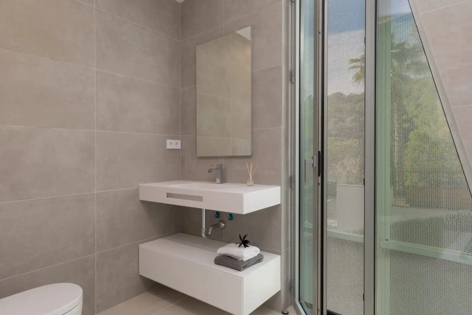 Badezimmer von Haus oder Chalet zum Verkauf in Sitges mit Klimaanlage, Heizung und Privatgarten