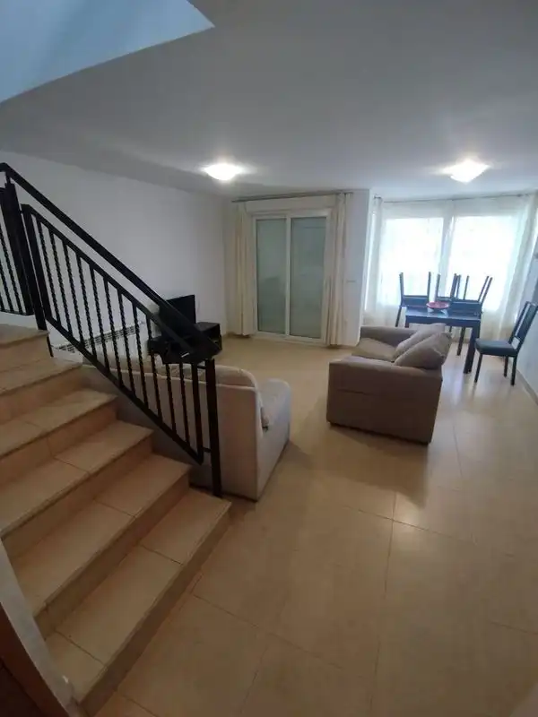 Sala d'estar de Casa adosada en venda en Torre-Pacheco amb Terrassa, Moblat i Balcó