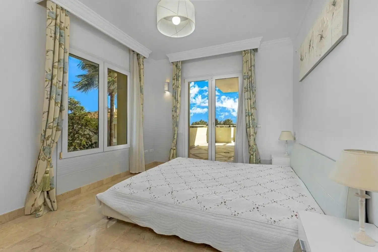 Schlafzimmer von Wohnungen zum Verkauf in Casares mit Klimaanlage, Heizung und Privatgarten