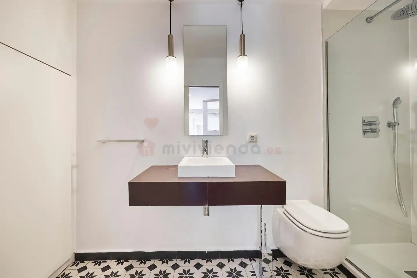 Bathroom of Duplexes for rent in Madrid  with Air Conditioner, Heating and Terrace