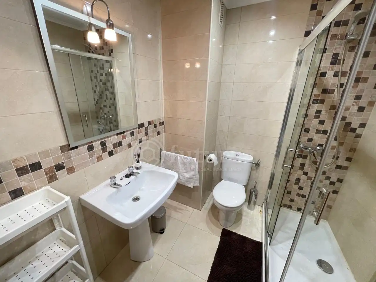 Bathroom of Flat for rent in Salamanca  with Heating, Furnished and Balcony