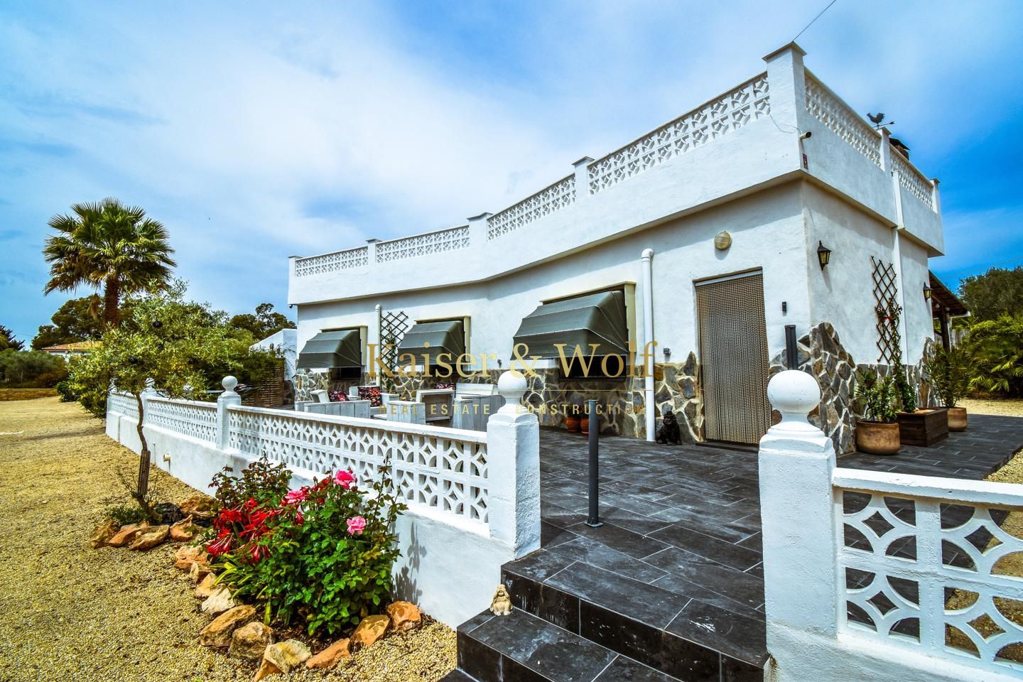 Vista exterior de Finca rústica en venda en Elche / Elx amb Jardí privat, Terrassa i Piscina