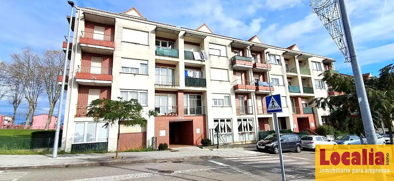 Außenansicht von Erdgeschoss zum Verkauf in El Astillero   mit Abstellraum