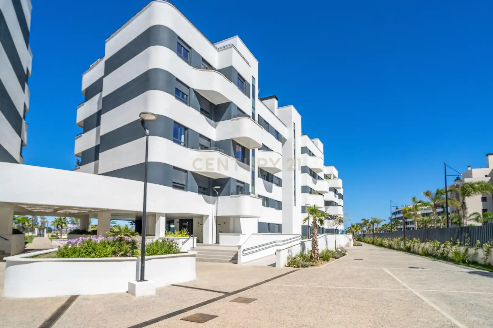 Flat with pool for sale in AV MAR DE ALBORAN 9 HABITAT ALBORAN MISTRAL TORREMOLINOS (MÁLAGA) bloque 3, imagen 4