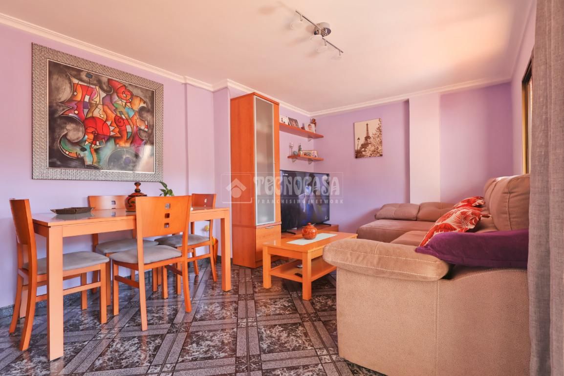 Sala de estar de Ático en venta en Sagunto / Sagunt con Aire acondicionado, Terraza y Amueblado