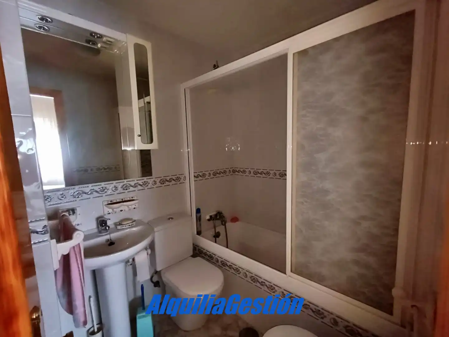 Baño de Piso en venta en Alovera con Aire acondicionado, Calefacción y Trastero