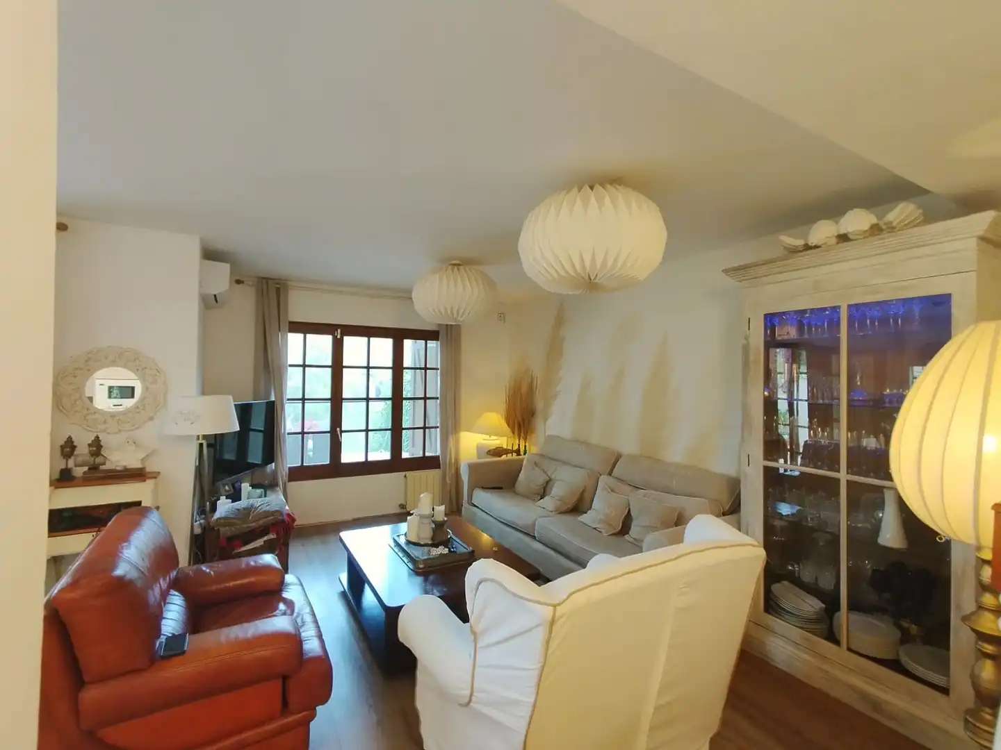 Wohnzimmer von Einfamilien-Reihenhaus zum Verkauf in Santa Cristina d'Aro mit Heizung und Terrasse
