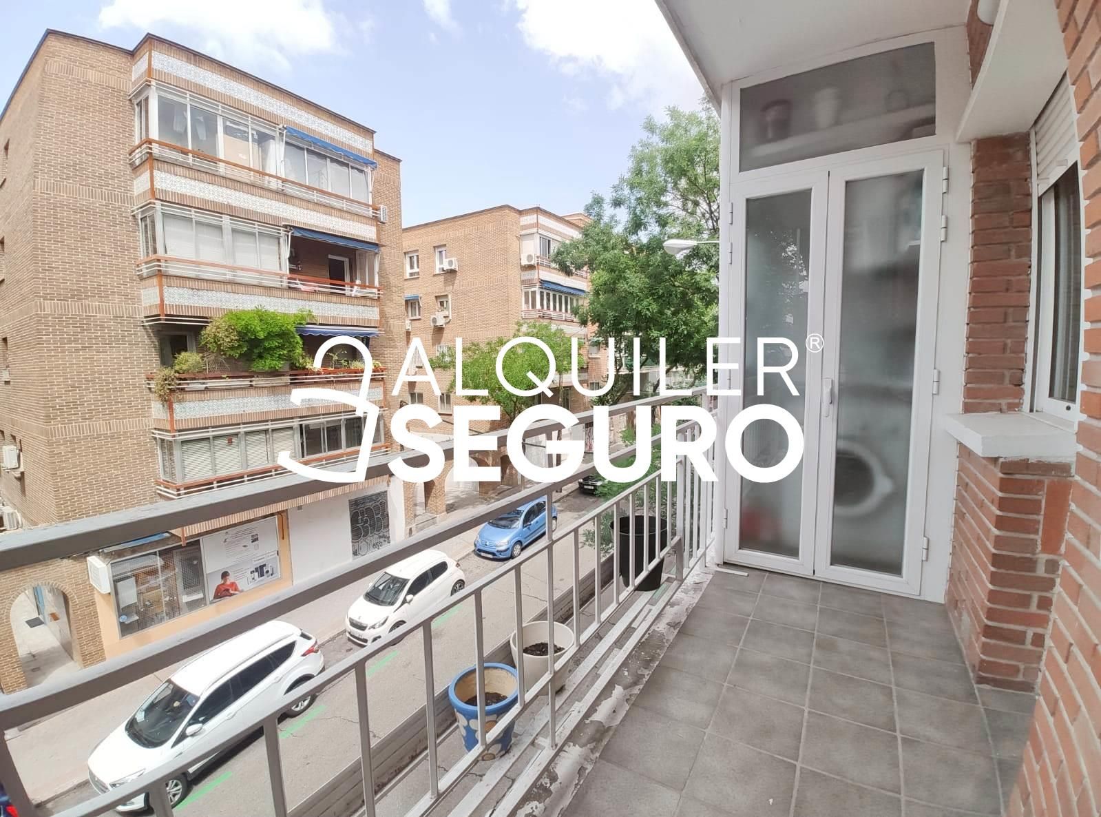 Exterior view of Flat to rent in  Madrid Capital  with Heating and Terrace