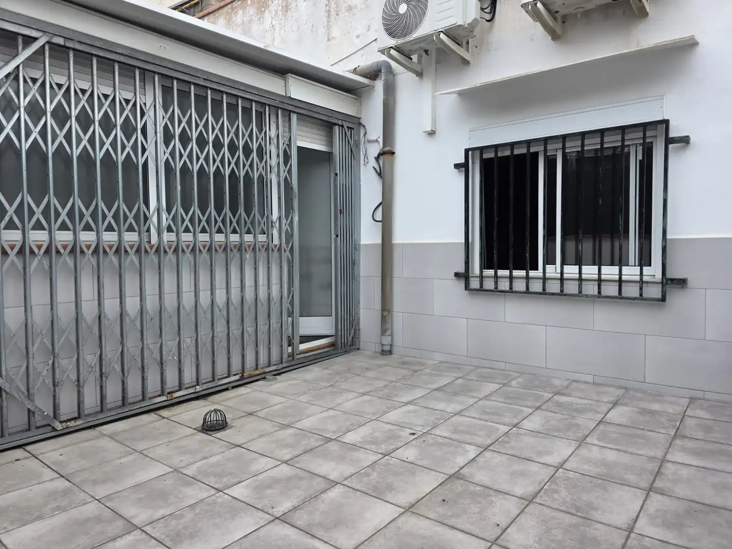 Terraza de Ático en venta en L'Hospitalet de Llobregat con Aire acondicionado, Calefacción y Terraza
