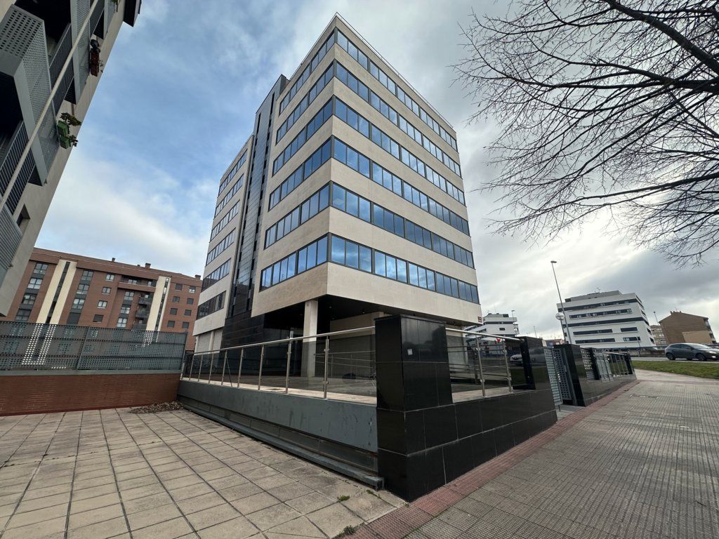 Exterior view of Office for rent in  Logroño  with Air Conditioner and Heating