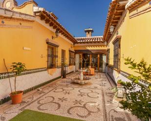 Vista exterior de Casa o xalet en venda en La Zubia amb Aire condicionat