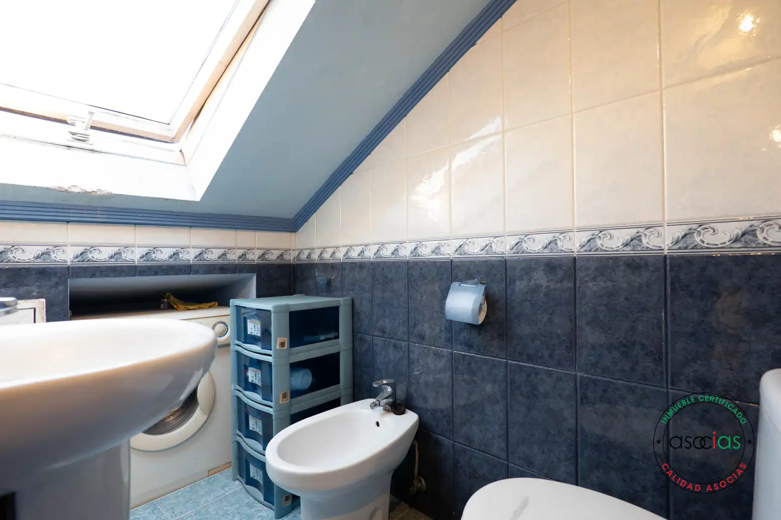 Baño de Piso en venta en Gijón  con Calefacción y Trastero
