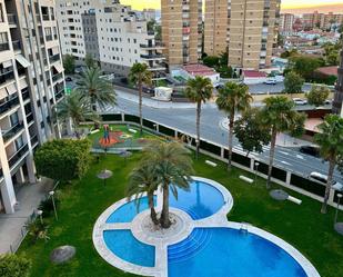 Piscina de Apartament de lloguer en Alicante / Alacant amb Aire condicionat, Terrassa i Balcó