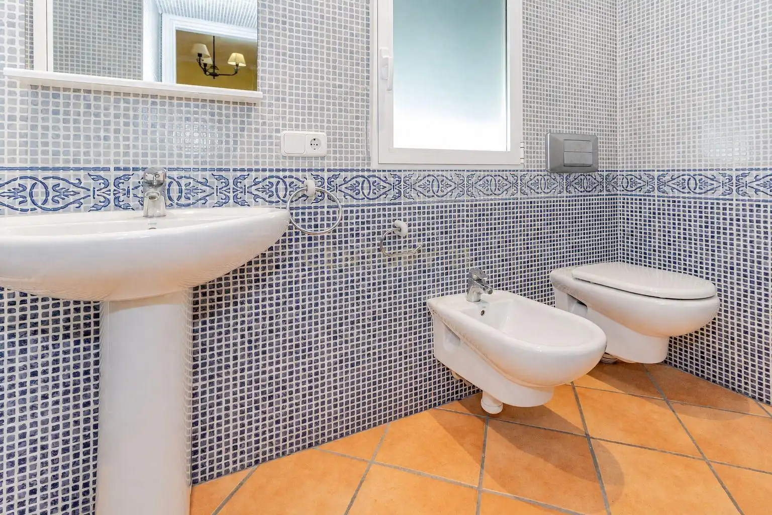 Bathroom of Houses for sale in Dénia  with Air Conditioner, Private garden and Storage room