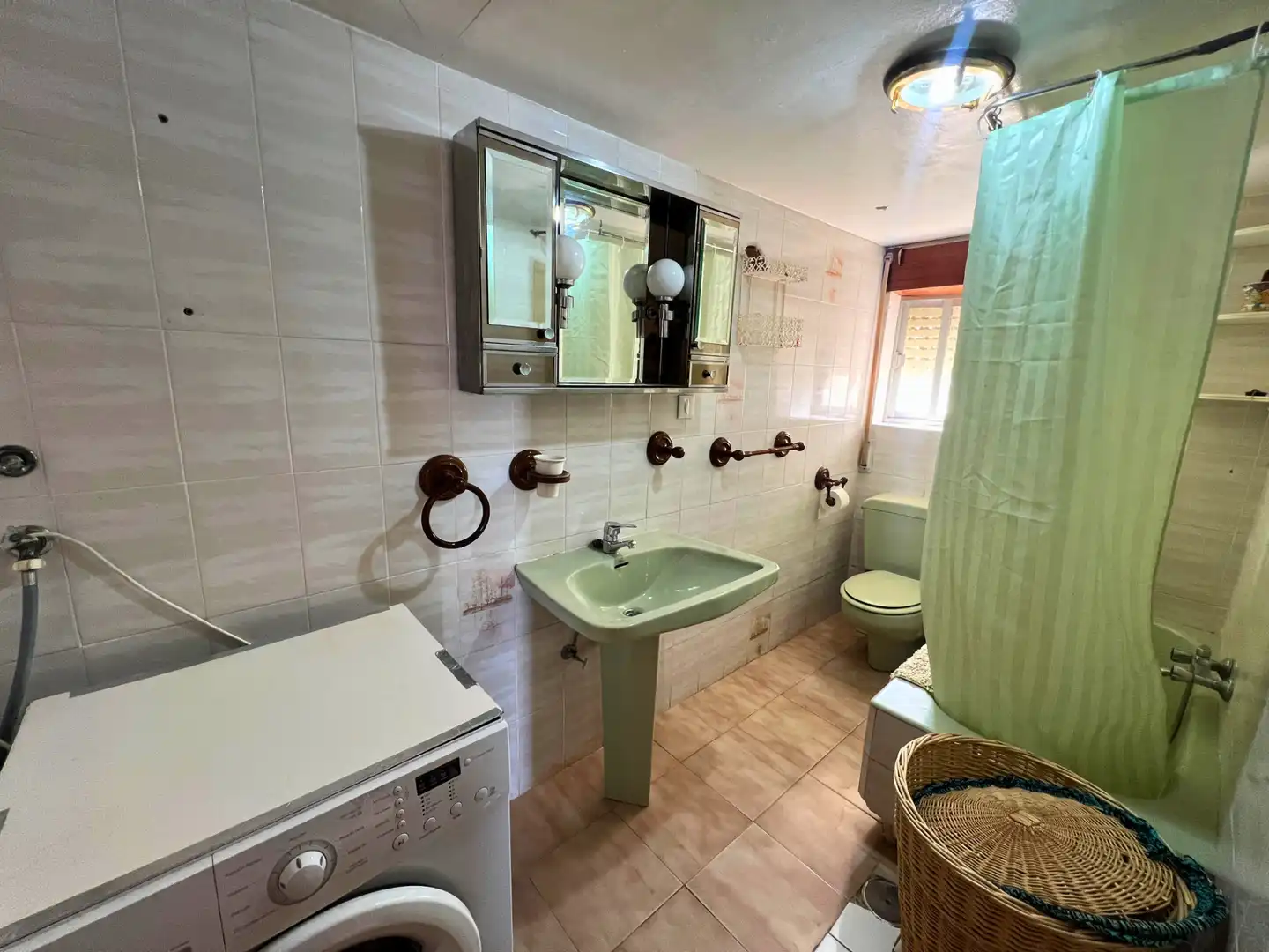 Bathroom of Houses for sale in Alar del Rey  with Heating and Furnished