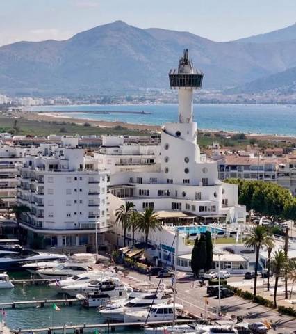 Edificio en Venta en Calle Cavallo de Mar, Empuriabrava, Spain, -1 en Salins - Cavall de Mar