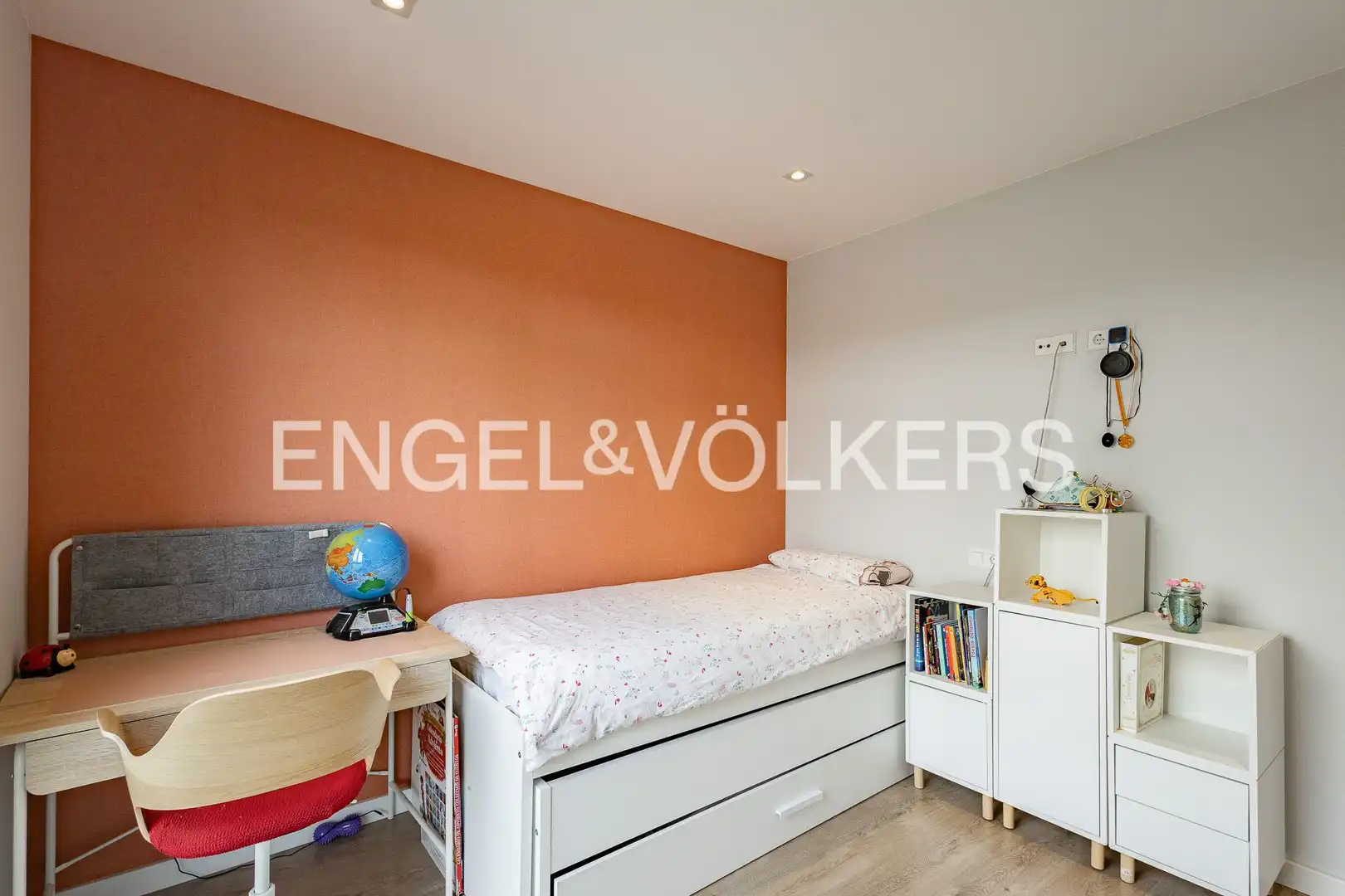 Schlafzimmer von Einfamilien-Reihenhaus zur Miete in Esplugues de Llobregat mit Klimaanlage, Heizung und Parkett
