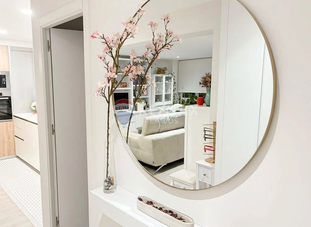 Sala d'estar de Apartament en venda en Vigo  amb Calefacció