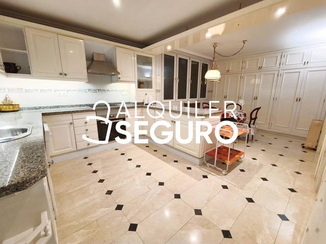 Piso en Alquiler en Ramón y Cajal  en Ensanche - Diputación