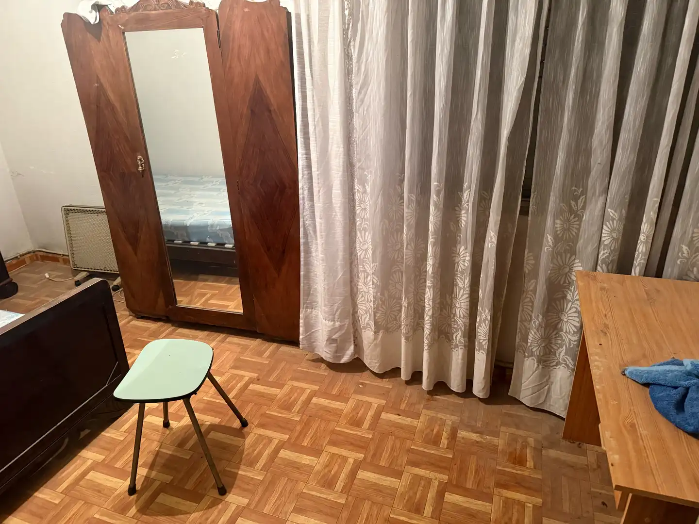 Habitación de Piso en venta en León Capital  con Calefacción, Trastero y Amueblado