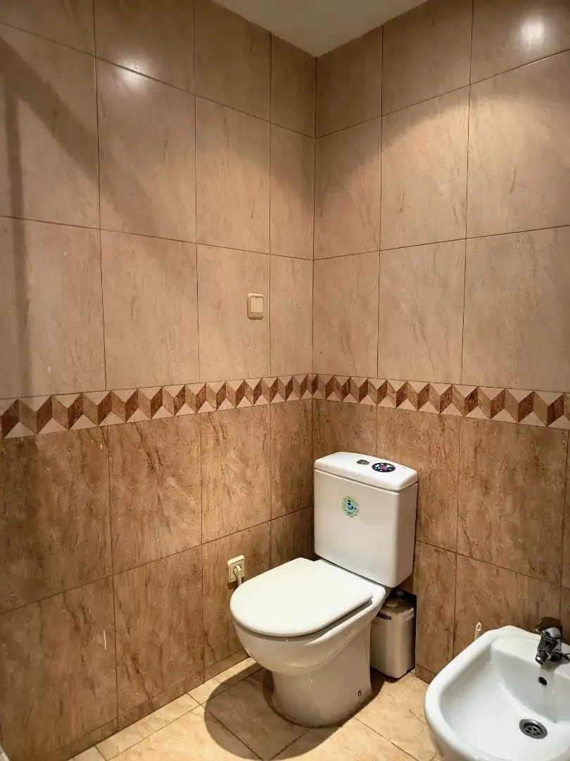 Baño de Local en venta en Madrid