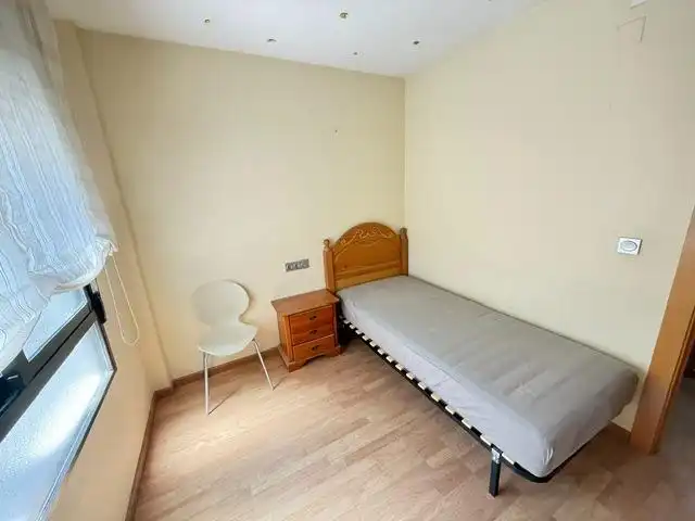 Habitación de Apartamento de alquiler en Murcia con Aire acondicionado, Calefacción y Parquet