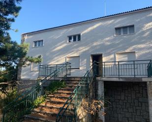 Vista exterior de Casa o xalet en venda en Becedas amb Terrassa