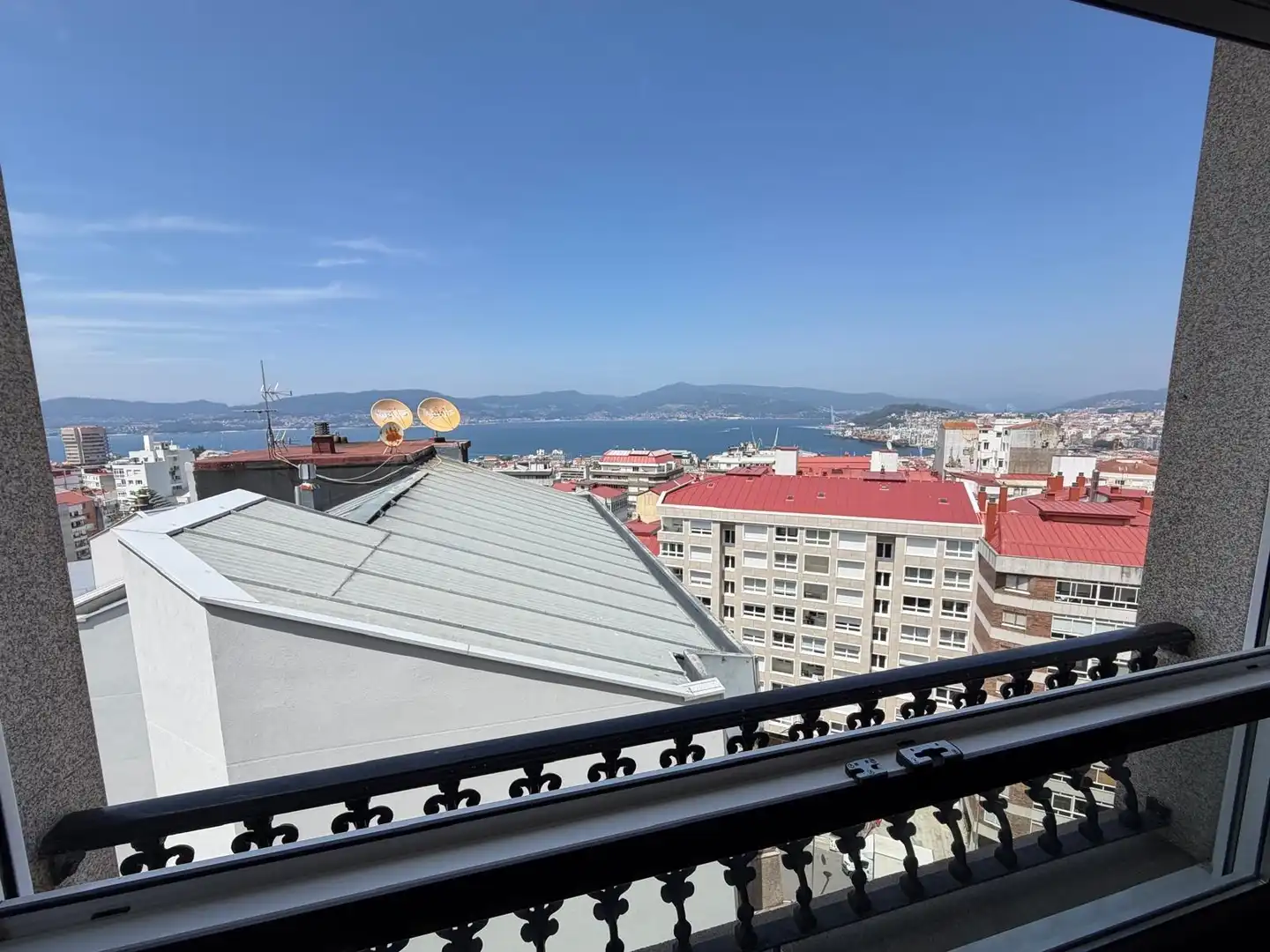 Terrasse von Dachboden zur Miete in Vigo  mit Heizung, Parkett und Terrasse