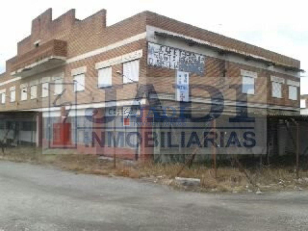Edifici en venda a Almuradiel