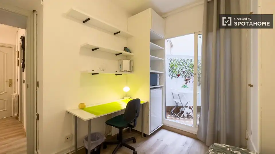 Habitación de Piso de alquiler en Barcelona con Aire acondicionado, Calefacción y Amueblado