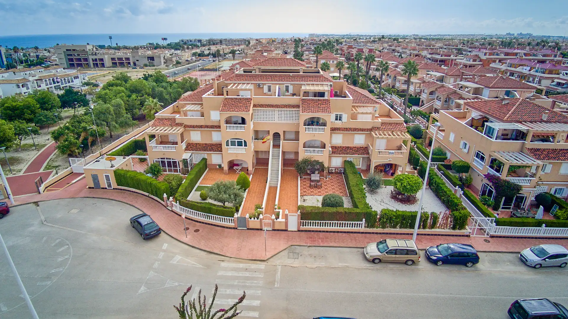 Vista exterior de Àtic en venda en Orihuela amb Aire condicionat, Calefacció i Terrassa